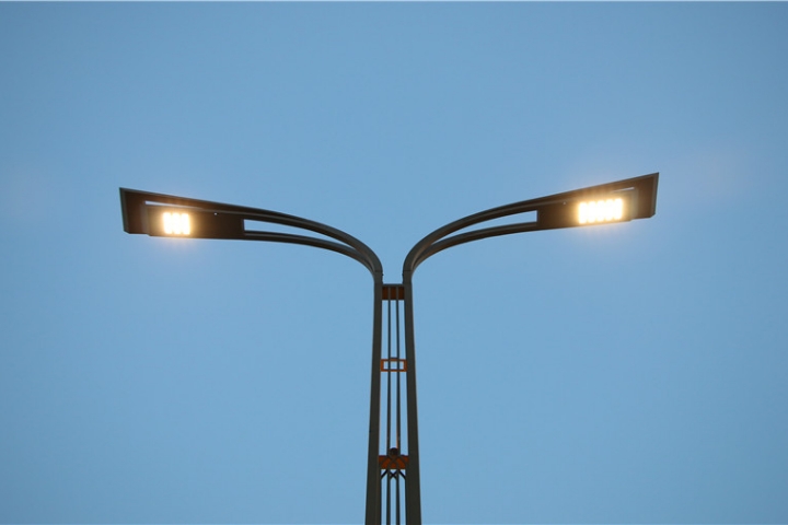 作為中國(guó)道路照明領(lǐng)域第一家也是唯一一家主板上市企業(yè)，華體科技整合自身優(yōu)勢(shì)，利用5G、Ai算法、邊緣計(jì)算等創(chuàng)新技術(shù)